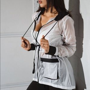 Balance Athletica Intensity Jacket Hydrogen White